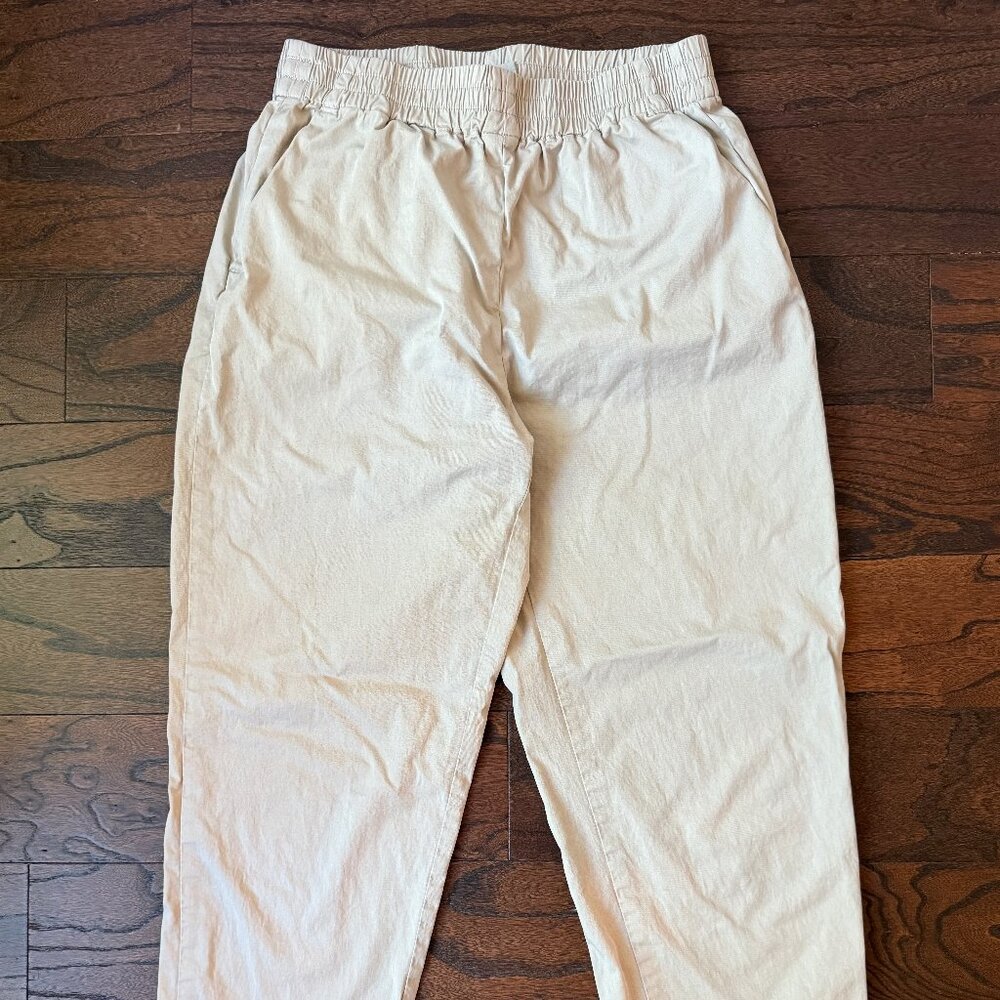 Everlane Easy Chino in Stone elastic waist crop pant, size 8